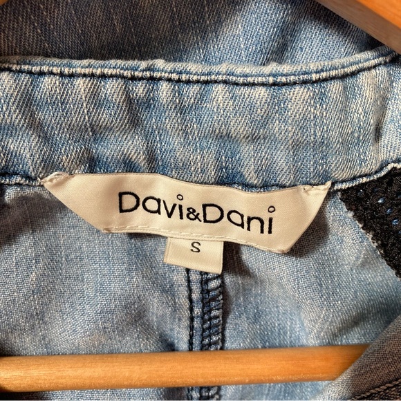 Davi & Dani Mesh sleeve Jean blouse - Picture 4 of 6